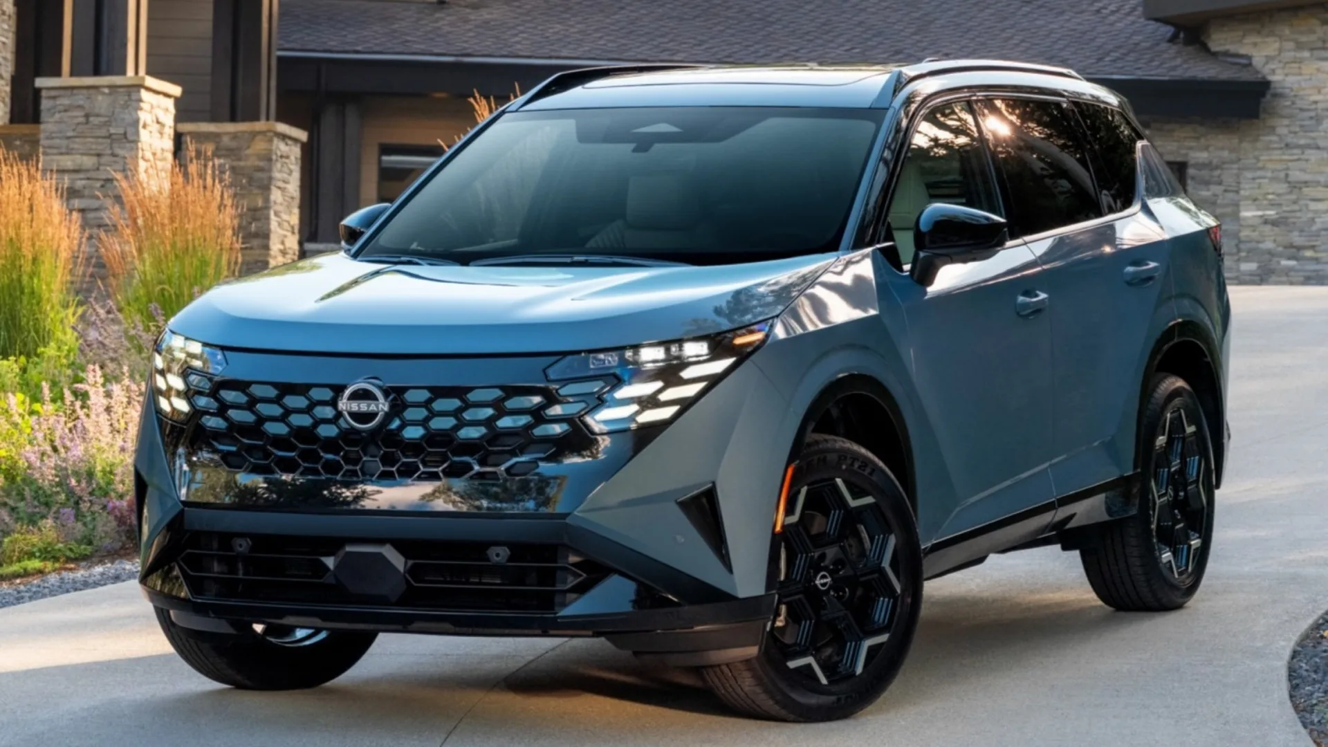 Nissan เปิดตัวรถยนต์ Rogue Hybrid ขุมพลังไฟฟ้าล้ำสมัยไร้สายชาร์จ