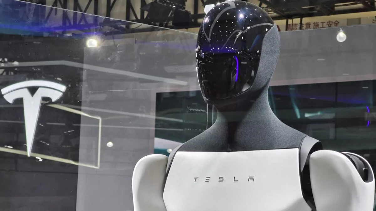 อีลอน มัสก์ ประกาศแผนใหญ่ “หุ่นยนต์แท็กซี่–ซูเปอร์ชิป AI–โรดสเตอร์รุ่นใหม่” ในที่ประชุมผู้ถือหุ้นเทสลา