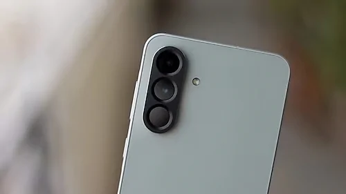 Samsung เดินหน้าพัฒนา Galaxy A57 โผล่ผลทดสอบแรกบน Geekbench พร้อมชิป Exynos 1680 และ Android 16