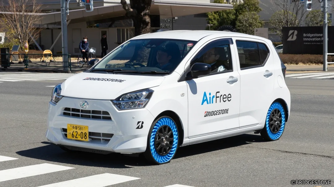 Bridgestone เปิดตัวยางไร้ลม 'AirFree' ชูจุดเด่นป้องกันยางแบน รีไซเคิลได้ พร้อมใช้งานจริงปี 2569
