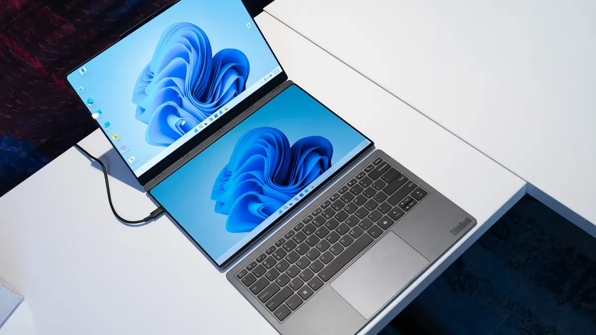 Lenovo สร้างความฮือฮาด้วยแนวคิดแล็ปท็อปโมดูลาร์และเครื่องเล่นเกมจอพับได้ในงาน MWC Barcelona