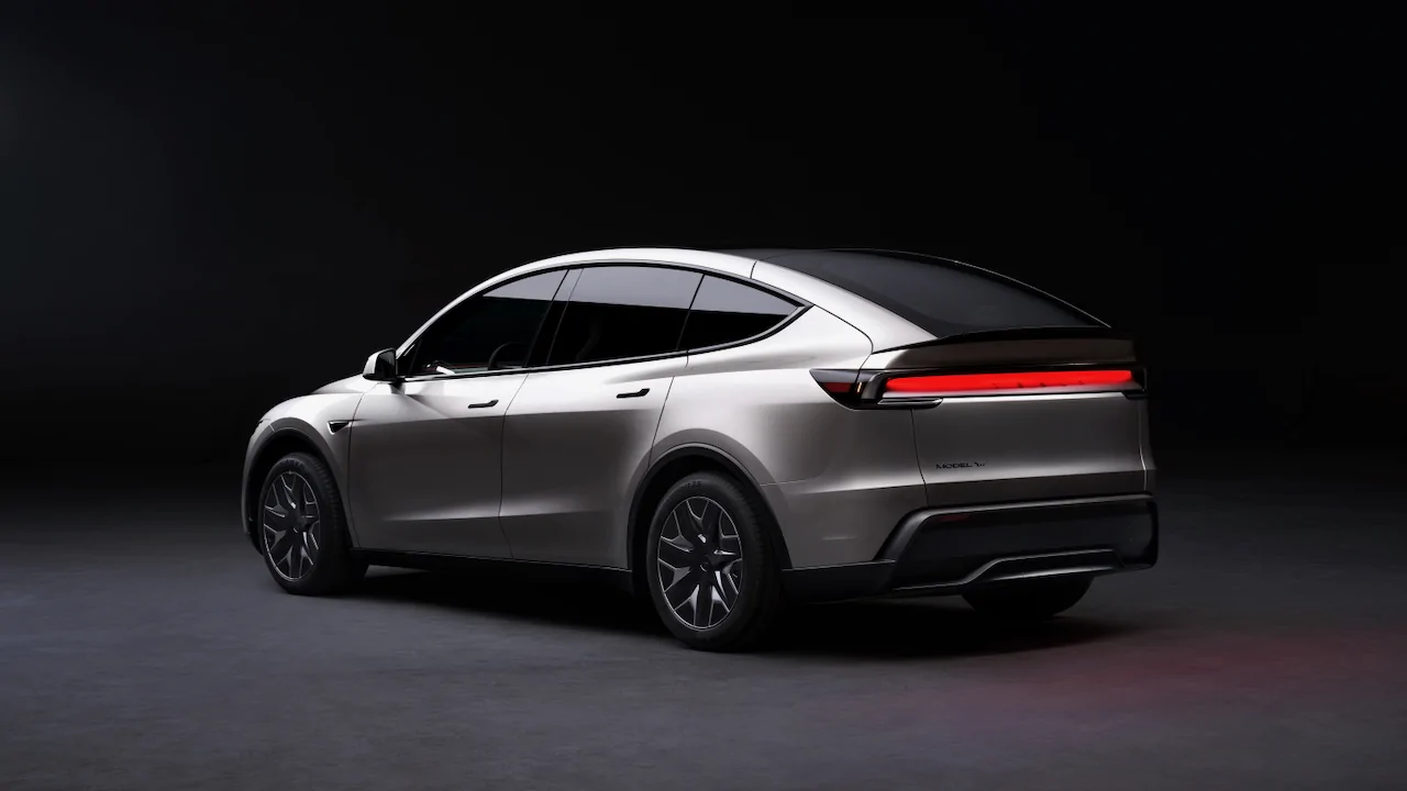 Tesla Model Y L พร้อมจำหน่ายในออสเตรเลียและนิวซีแลนด์ ชูจุดเด่น 3 แถว 6 ที่นั่งและฟีเจอร์พรีเมียมครบครัน