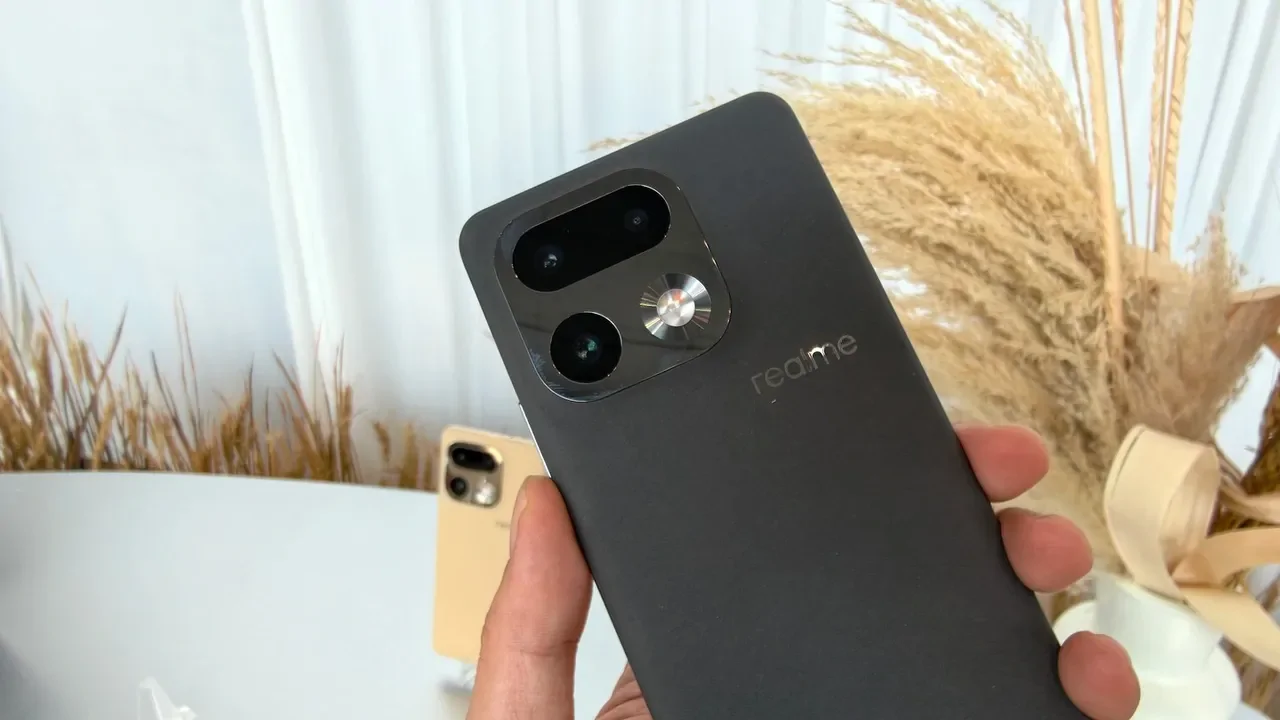 realme เปิดตัว 16 Pro+ 5G ยกระดับประสบการณ์ถ่ายภาพสมาร์ตโฟน ชูจุดเด่นกล้อง 200MP และแบตเตอรี่ 7000mAh