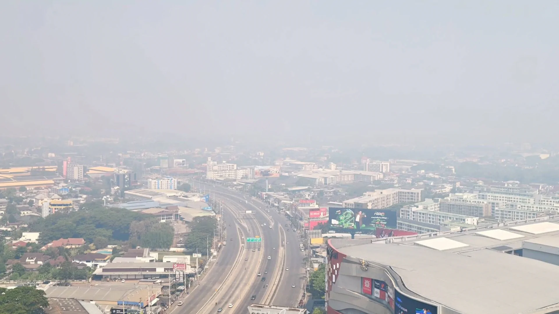 เชียงใหม่เผชิญวิกฤตฝุ่นพิษหนักสุดในโลก ทัศนวิสัยแย่จนมองไม่เห็นดอยสุเทพ