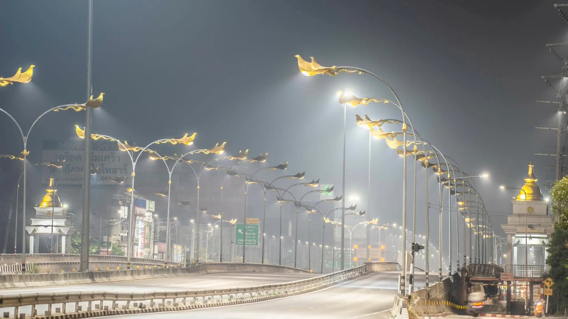 เชียงใหม่เผชิญวิกฤตฝุ่นพิษหนัก จุดความร้อนพุ่งเกิน 600 จุด ปกคลุมเมืองด้วยม่านหมอกพิษ อันตรายต่อสุขภาพ