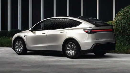 เทสลา โมเดล Y SUV 6 ที่นั่ง คว้ารางวัล 'Best SUV EV' พร้อมให้เป็นเจ้าของแล้ววันนี้