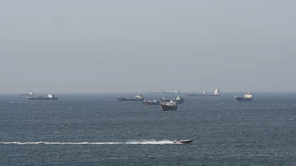 ความตึงเครียดอิหร่าน-สหรัฐฯ พุ่งสูงหลังกองทัพอเมริกันยิงเรือขนส่งอิหร่าน สั่นคลอนข้อตกลงหยุดยิง