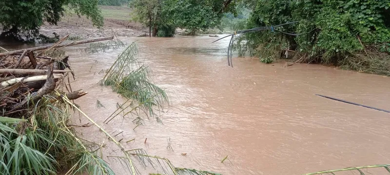 ฝนถล่มเวียงสา น้ำป่าไหลหลากกระทบพื้นที่ตำบลยาบหัวนา – เตือน 3 ตำบลริมแม่น้ำสาเฝ้าระวัง