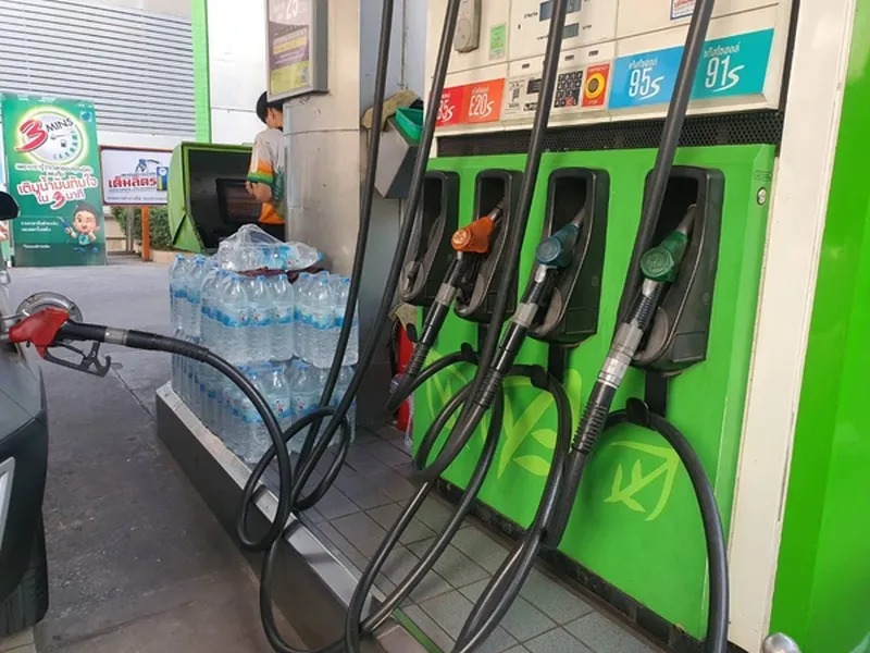 เช็กราคาน้ำมันล่าสุดวันนี้ (8 เม.ย. 68) จาก 4 ค่ายใหญ่ ก่อนเดินทางสงกรานต์