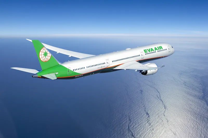 ระทึกกลางอากาศ! เที่ยวบิน EVA Air BR67 บินวนเหนือน่านฟ้าไทยนานนับชั่วโมง ก่อนลงจอดฉุกเฉินที่สุวรรณภูมิ หลังพบปัญหายางล้อหน้า – ไร้ผู้บาดเจ็บ