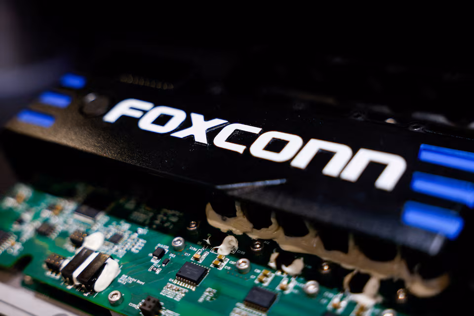 Foxconn คาดกำไรไตรมาส 2 พุ่ง 11% รับอานิสงส์ดีมานด์เซิร์ฟเวอร์ AI พร้อมเร่งขยายฐานผลิตนอกจีนเพื่อลดความเสี่ยงภูมิรัฐศาสตร์