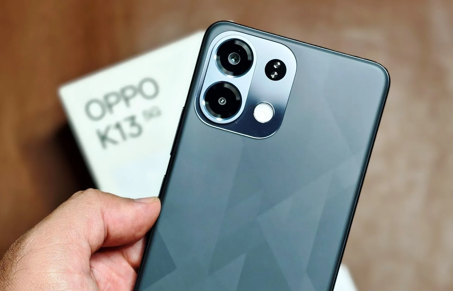 OPPO K13 5G สมาร์ตโฟนบอดเจ็ตราคาประหยัด ที่มาพร้อมกับแบตเตอรี่ 7,000mAh และชาร์จเร็ว 80W