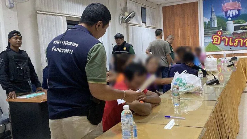 รวบนายก อบต.กุดแห่ "เสพยา-ครอบครองปืน" หลังตรวจค้นบ้านพัก-ที่ทำงาน พบปืน-ผลตรวจฉี่ม่วง 6 ราย