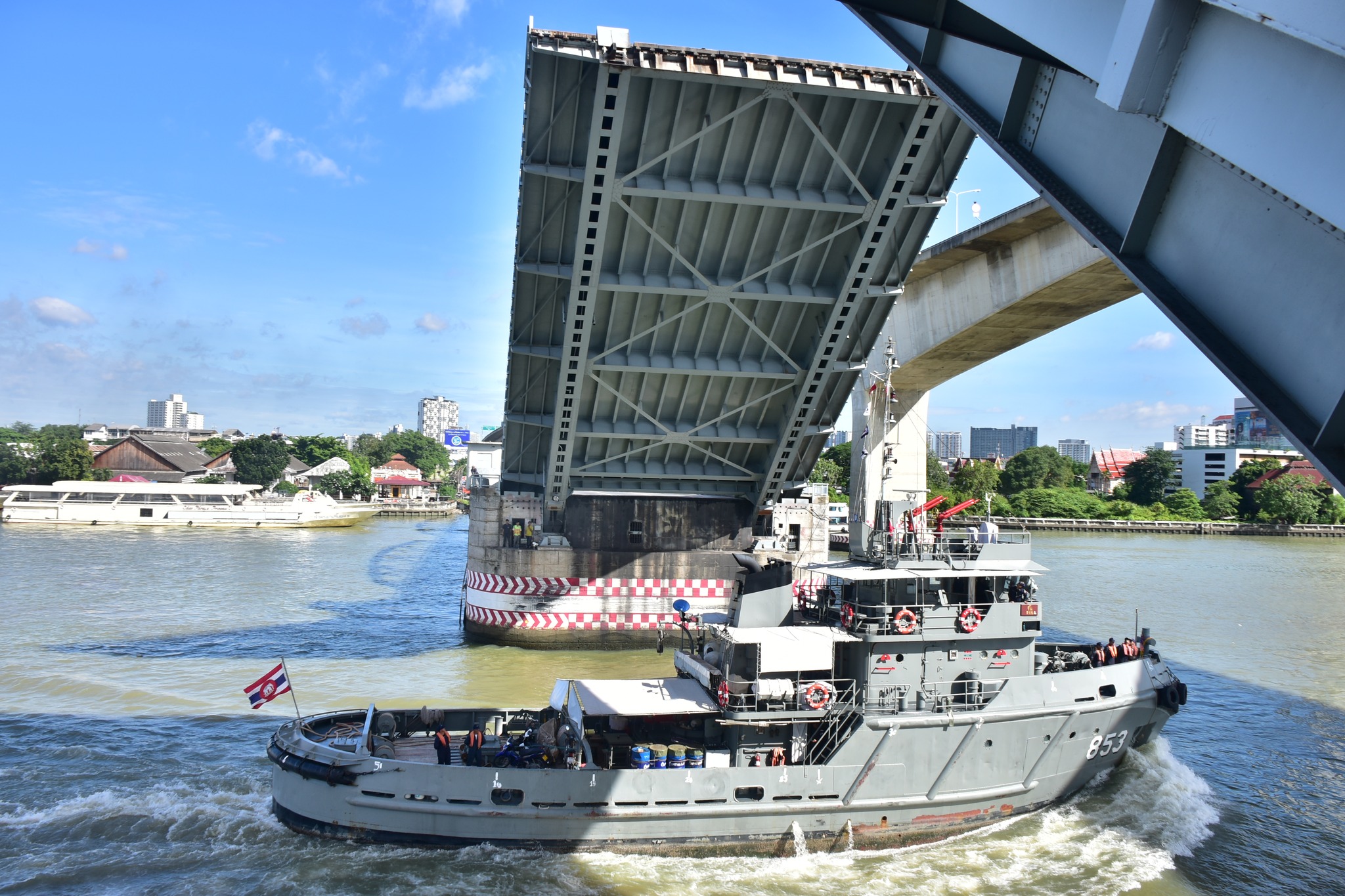 กรมทางหลวงชนบท แจ้งประชาชนหลีกเลี่ยงสะพานกรุงเทพ เพื่อเปิดสะพานให้เรือผ่านในวันที่ 4 มีนาคม 2568